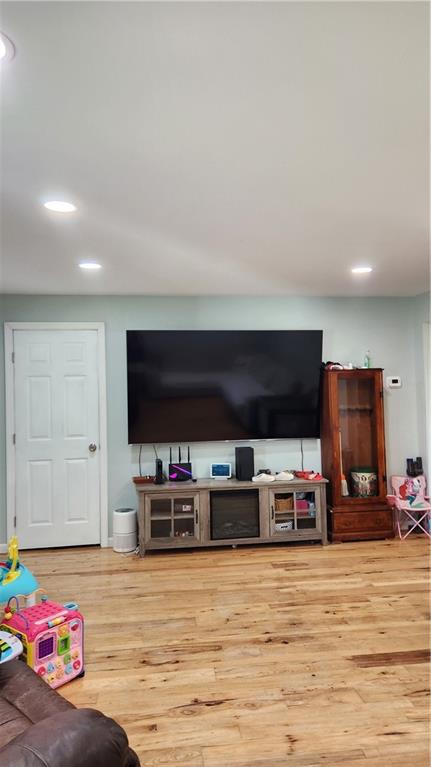 3033 Oneida Valley Road Hilliards, PA 16040 - Photo 16 of 39