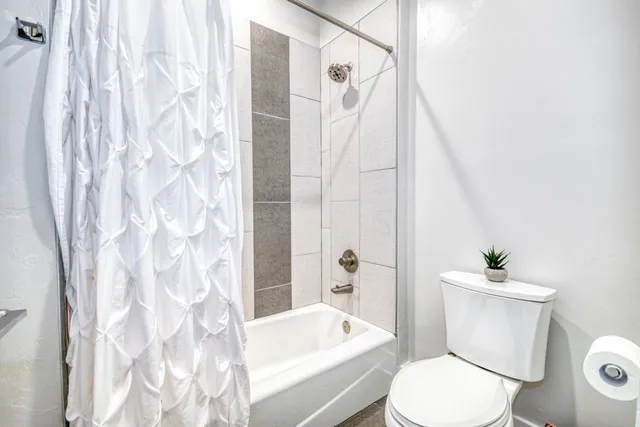 $4,000 | 2323 West Lake Hall Road, Tallahassee, FL 32309