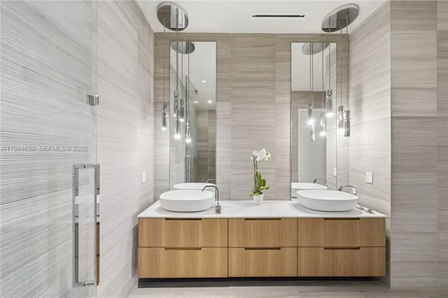 $35,000 | 4701 Meridian Avenue, Unit 304, Miami Beach, FL 33140