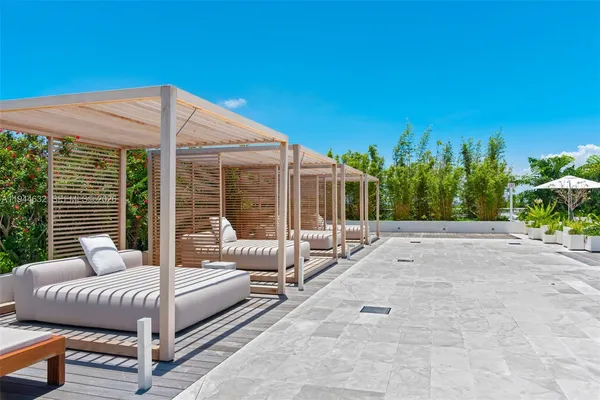 $29,500 | 4701 Meridian Avenue, Unit 304, Miami Beach, FL 33140