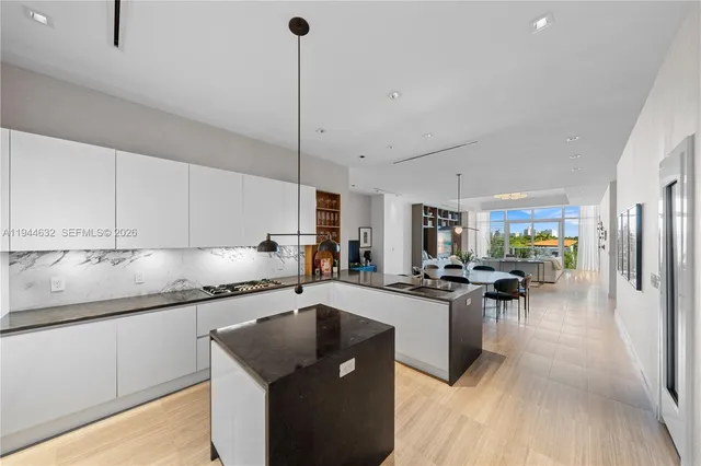 $35,000 | 4701 Meridian Avenue, Unit 304, Miami Beach, FL 33140