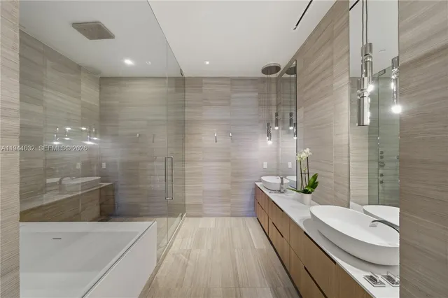 $35,000 | 4701 Meridian Avenue, Unit 304, Miami Beach, FL 33140