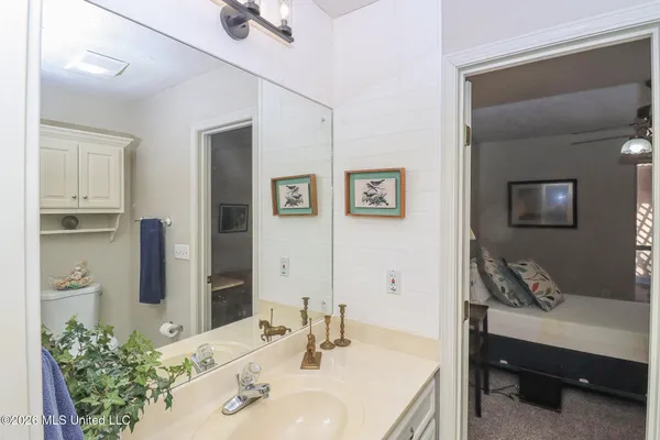 $194,900 | 357 Cascades Circle East, Clinton, MS 39056