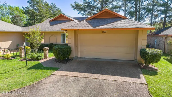 $194,900 | 357 Cascades Circle East, Clinton, MS 39056