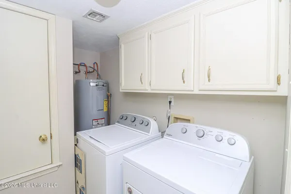 $194,900 | 357 Cascades Circle East, Clinton, MS 39056