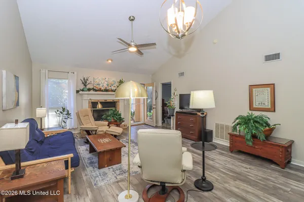 $194,900 | 357 Cascades Circle East, Clinton, MS 39056