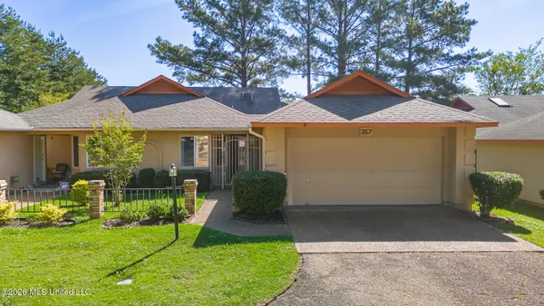 $194,900 | 357 Cascades Circle East, Clinton, MS 39056