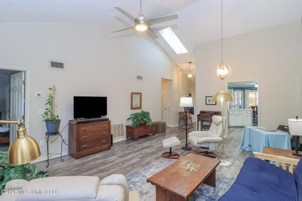 $194,900 | 357 Cascades Circle East, Clinton, MS 39056