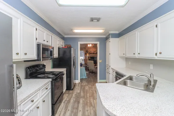 $194,900 | 357 Cascades Circle East, Clinton, MS 39056