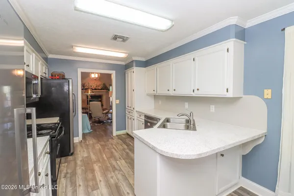 $194,900 | 357 Cascades Circle East, Clinton, MS 39056