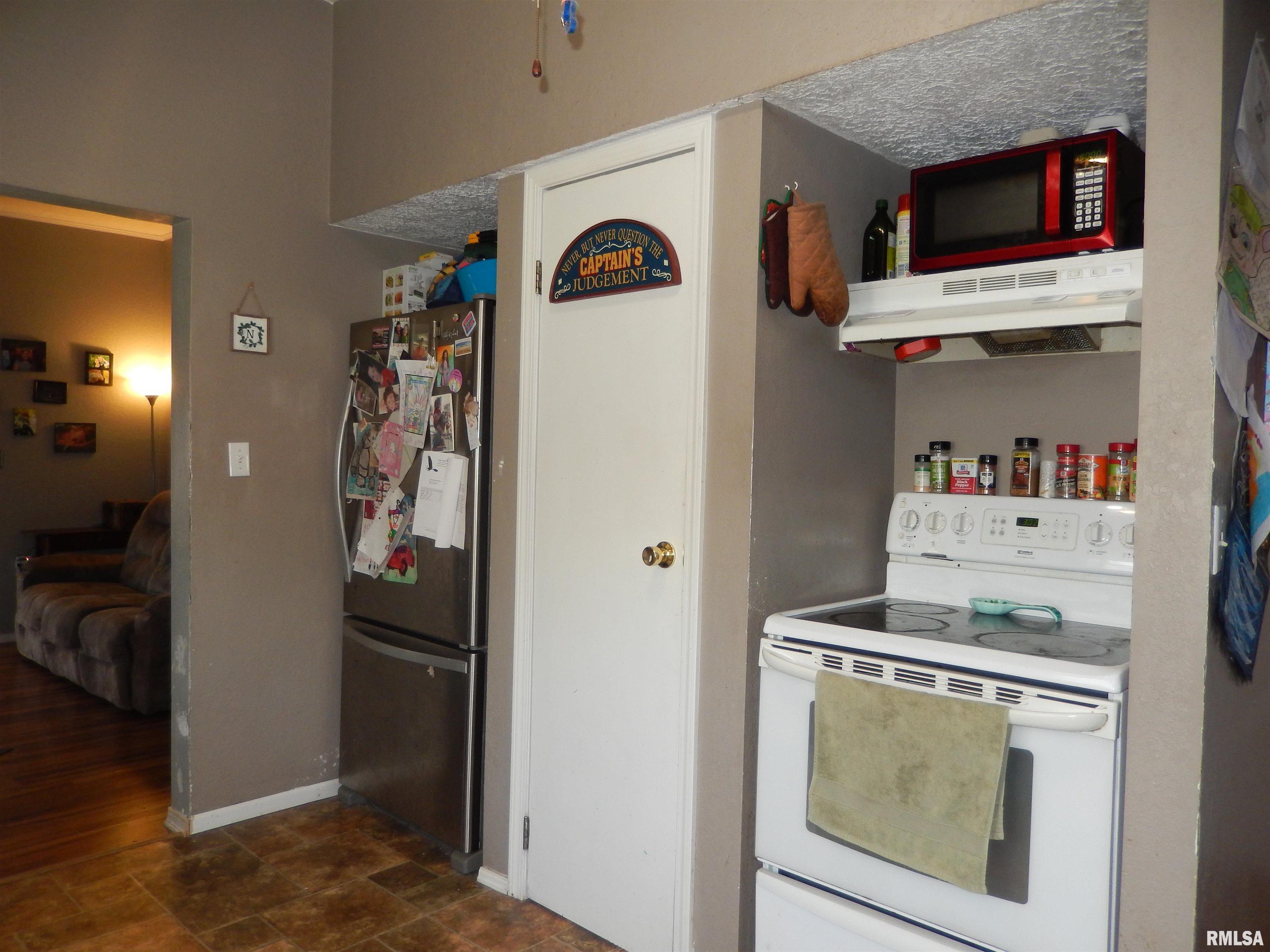 313 Wetaug Road Dongola, IL 62926 - Photo 12 of 25