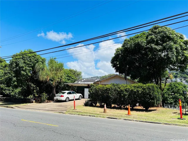 $1,900,000 | 322 Auwaiolimu Street, Honolulu, HI 96813