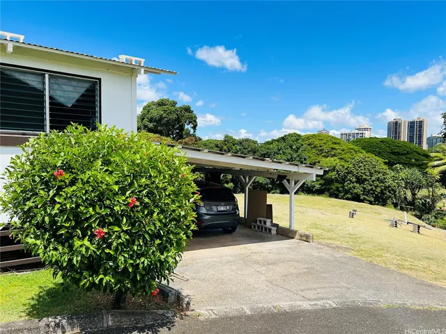 $1,900,000 | 322 Auwaiolimu Street, Honolulu, HI 96813