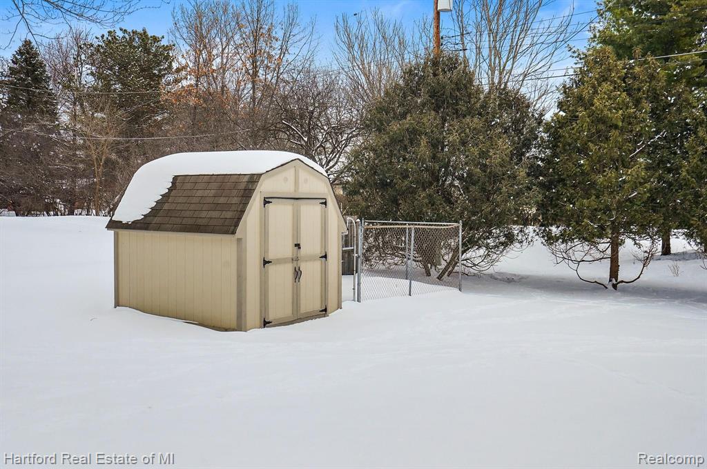 26184 Steele Road Farmington Hills, MI 48331 - Photo 34 of 38