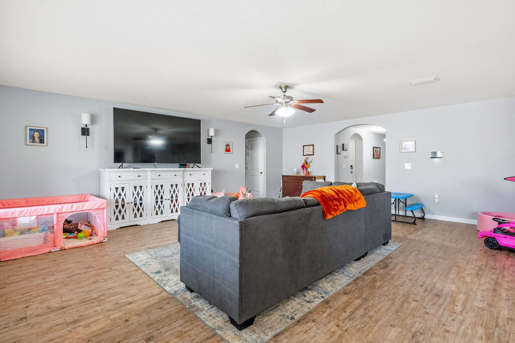 3015 Raven Lane Crestview, FL 32539 - Photo 10 of 37 3015Raven-12