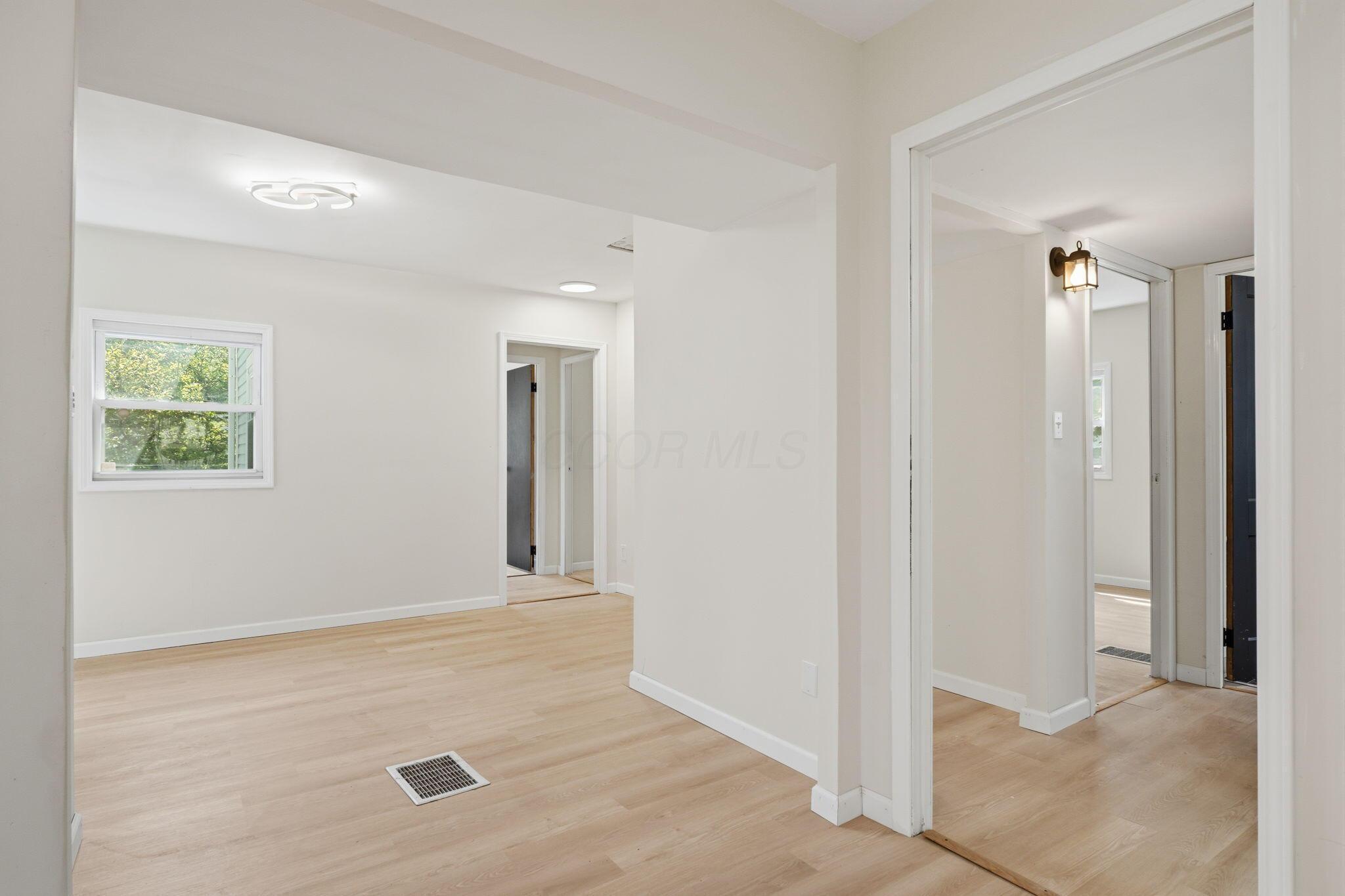 1074 South James Road Columbus, OH 43227 - Photo 6 of 35 9-web-or-mls-1074-s-james-rd