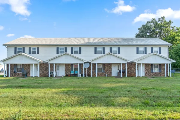 $900 | 286 Thompsonville Lane, Unit 103, Oak Grove, KY 42262