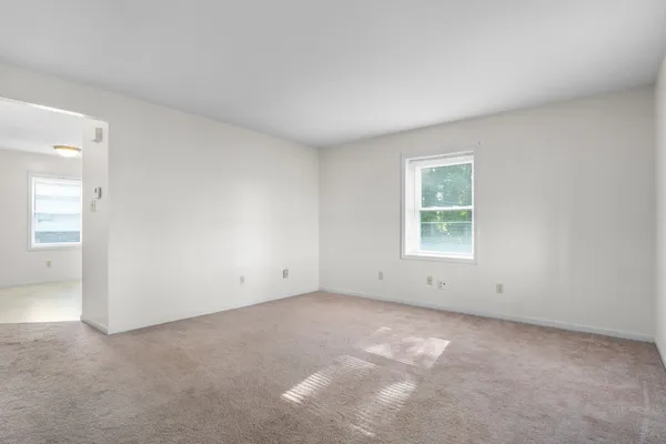 $900 | 286 Thompsonville Lane, Unit 103, Oak Grove, KY 42262
