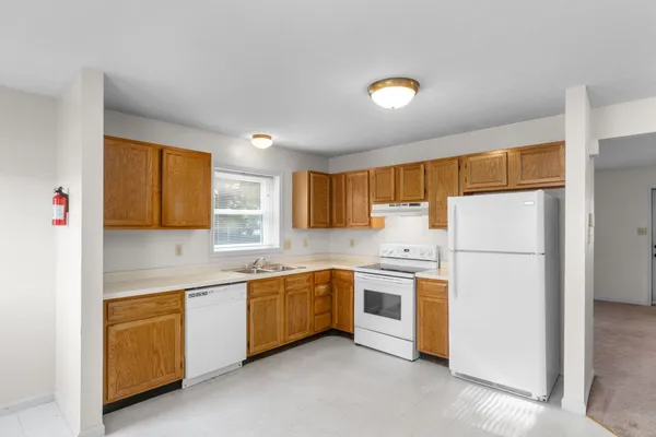 $900 | 286 Thompsonville Lane, Unit 103, Oak Grove, KY 42262