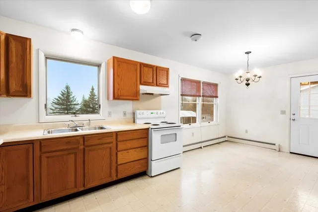 $255,500 | 77 Mcguire Street, Shaftsbury, VT 05257