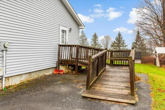 $255,500 | 77 Mcguire Street, Shaftsbury, VT 05257