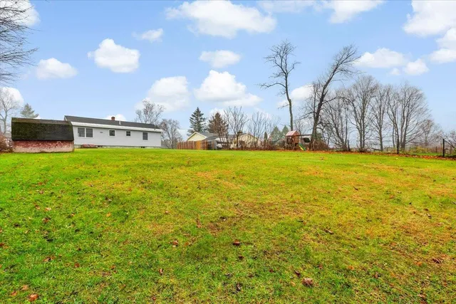 $255,500 | 77 Mcguire Street, Shaftsbury, VT 05257