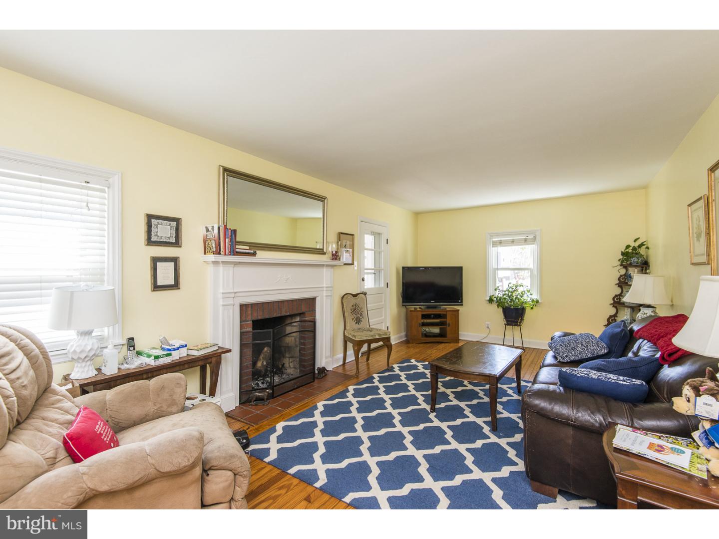 141 Bobbin Mill Road Media, PA 19063 - Photo 4 of 25 Living Room