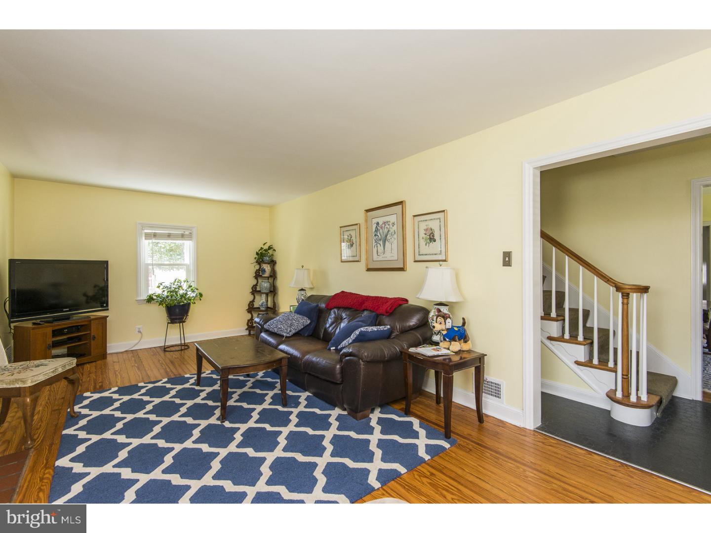 141 Bobbin Mill Road Media, PA 19063 - Photo 5 of 25 Living Room