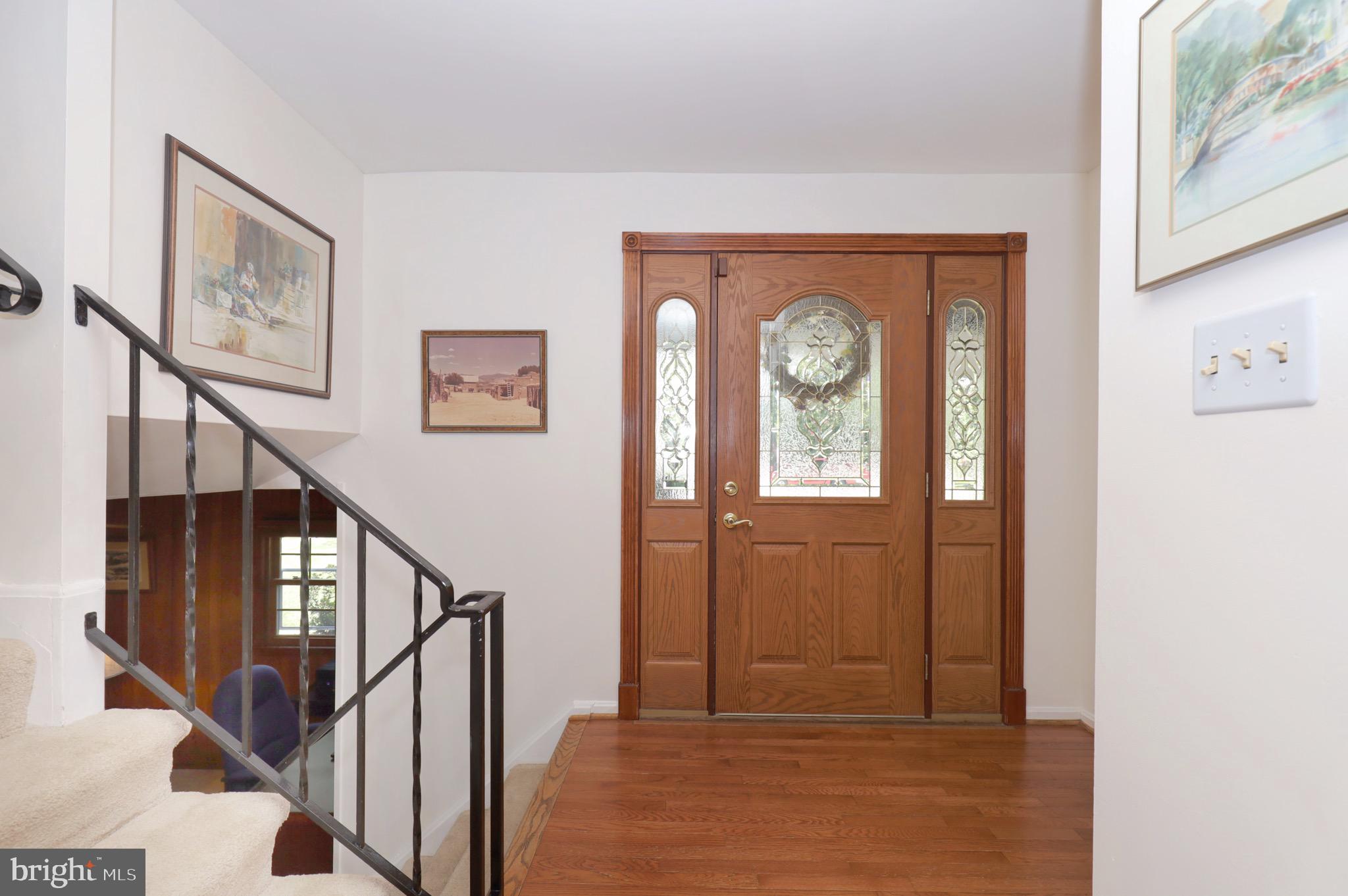 6706 Red Jacket Road Springfield, VA 22152 - Photo 9 of 48 Foyer