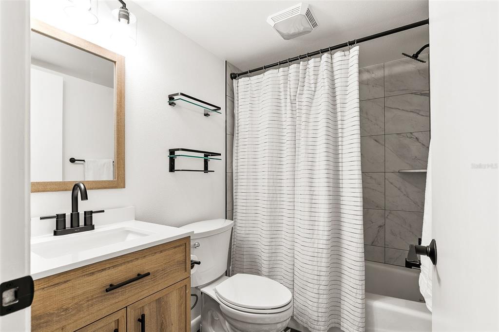 1508 Pelican Cove Road, Unit 230 Sarasota, FL 34231 - Photo 30 of 75