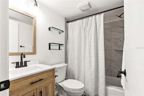 $379,000 | 1508 Pelican Cove Road, Unit 230, Sarasota, FL 34231