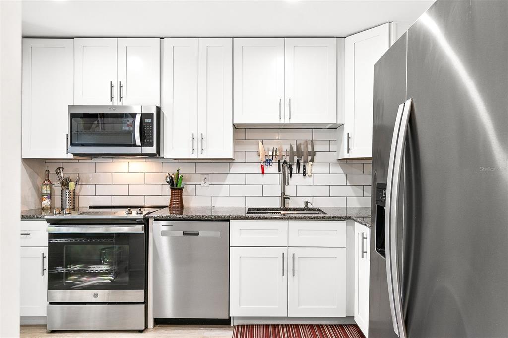 1508 Pelican Cove Road, Unit 230 Sarasota, FL 34231 - Photo 5 of 75