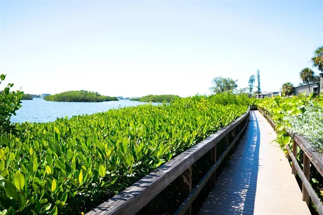 $379,000 | 1508 Pelican Cove Road, Unit 230, Sarasota, FL 34231