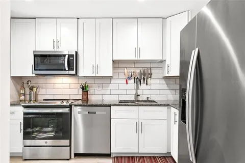 $379,000 | 1508 Pelican Cove Road, Unit 230, Sarasota, FL 34231