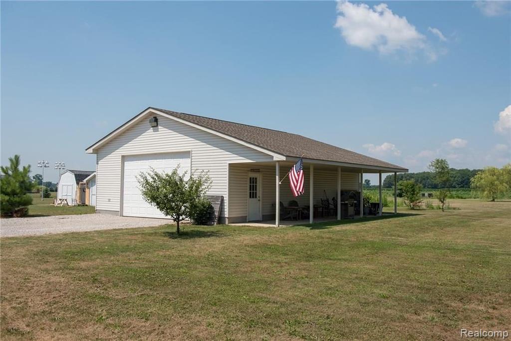 2207 Sheick Road Monroe, MI 48162 - Photo 3 of 33