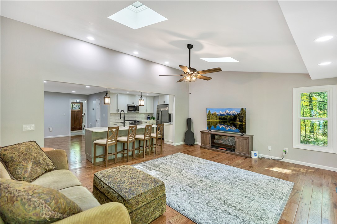 116 Shaftsbury Road Clemson, SC 29631 - Photo 21 of 46 Family Room