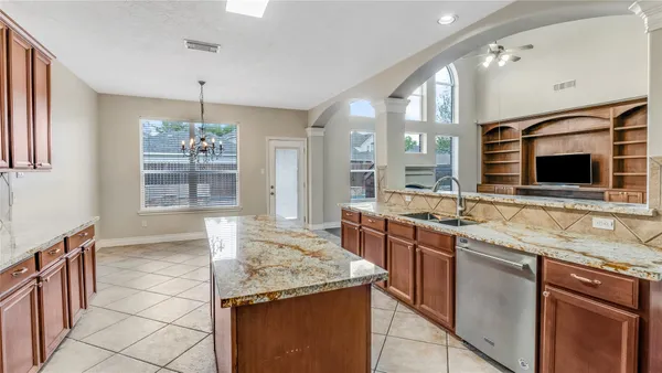 $3,900 | 11405 Starlight Bay Street, Pearland, TX 77584