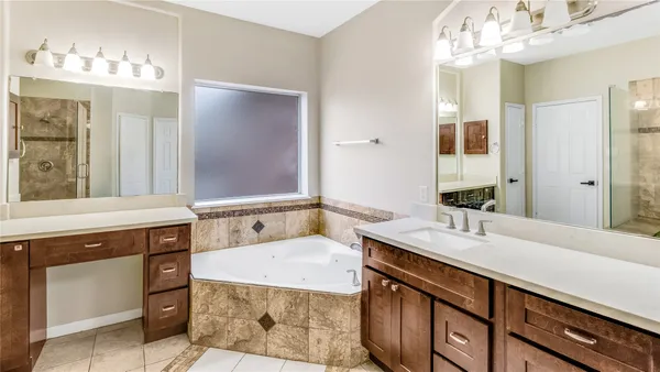 $3,900 | 11405 Starlight Bay Street, Pearland, TX 77584