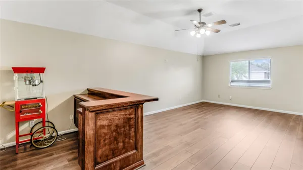 $3,900 | 11405 Starlight Bay Street, Pearland, TX 77584