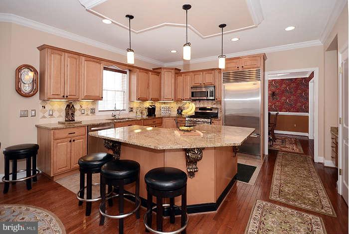 2835 Cotter Road Manchester, MD 21102 - Photo 5 of 22 Sub zero, granite, wood floors