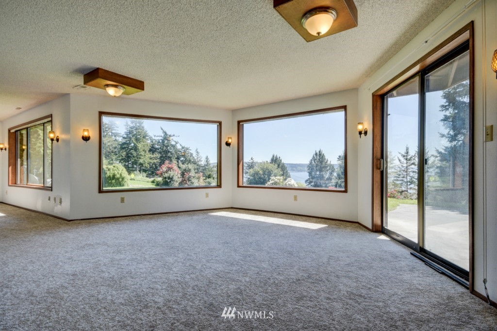 1581 Polnell Road Oak Harbor, WA 98277 - Photo 14 of 25 Gallery Image 14