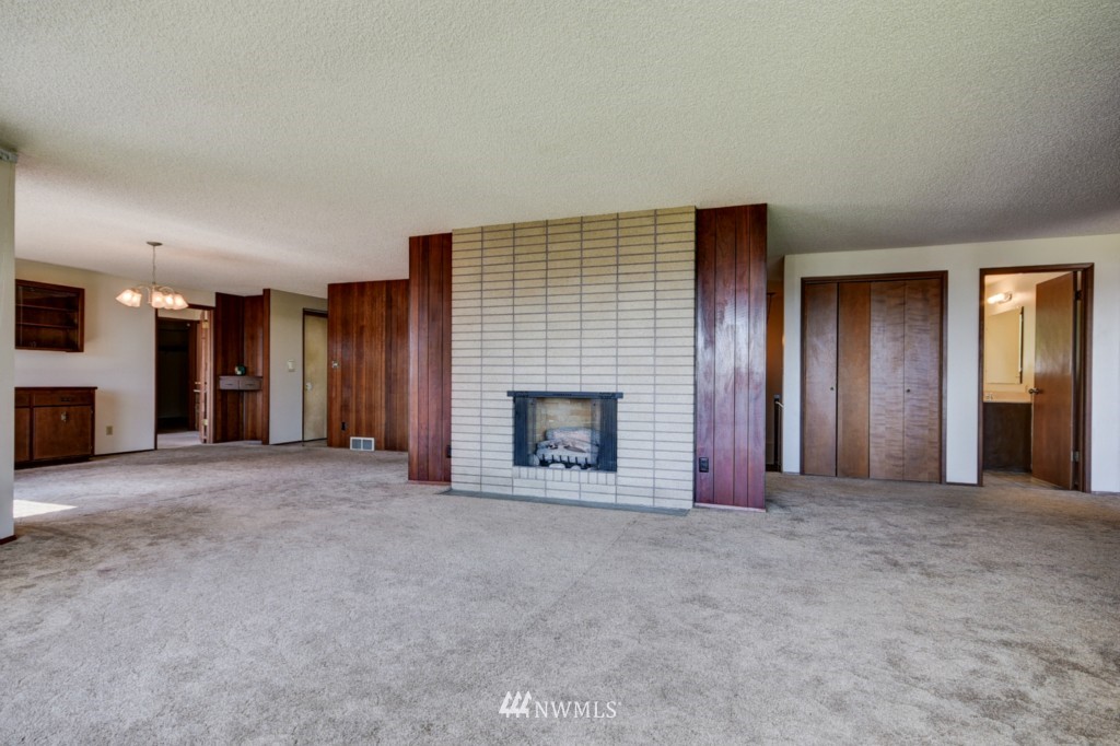 1581 Polnell Road Oak Harbor, WA 98277 - Photo 4 of 25 Gallery Image 4