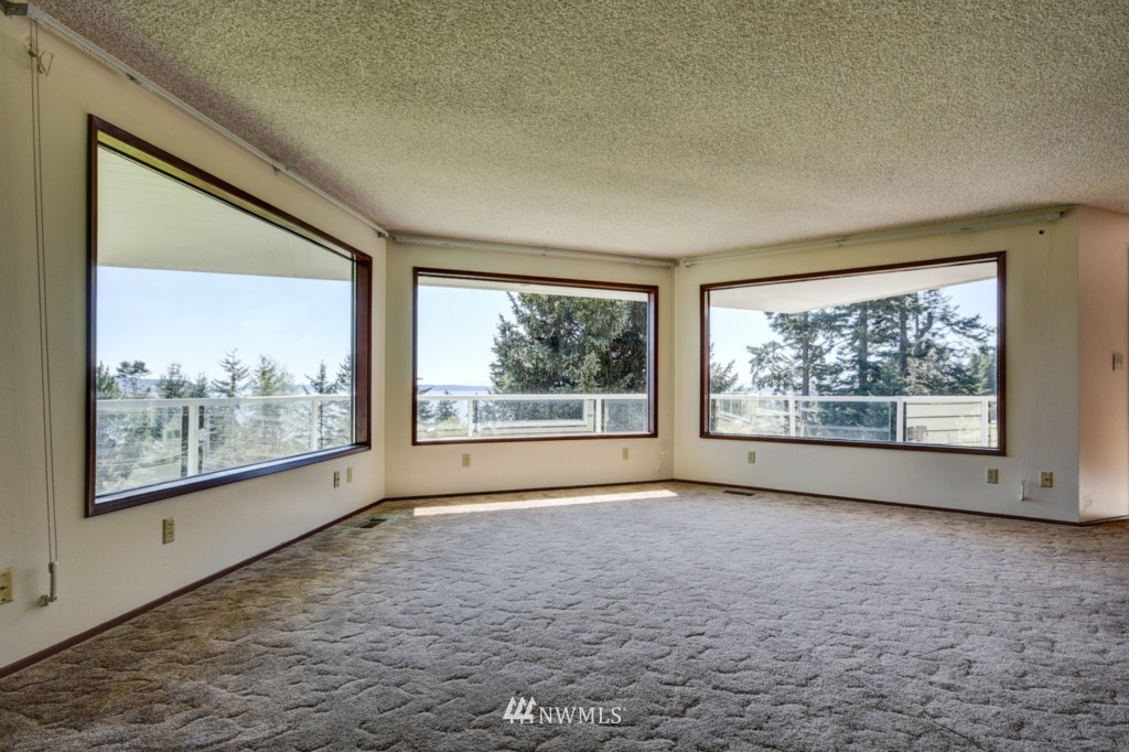 1581 Polnell Road Oak Harbor, WA 98277 - Photo 9 of 25 Gallery Image 9