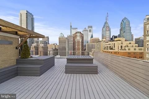 $320,000 | 1810 Rittenhouse Square, Unit 610, Philadelphia, PA 19103