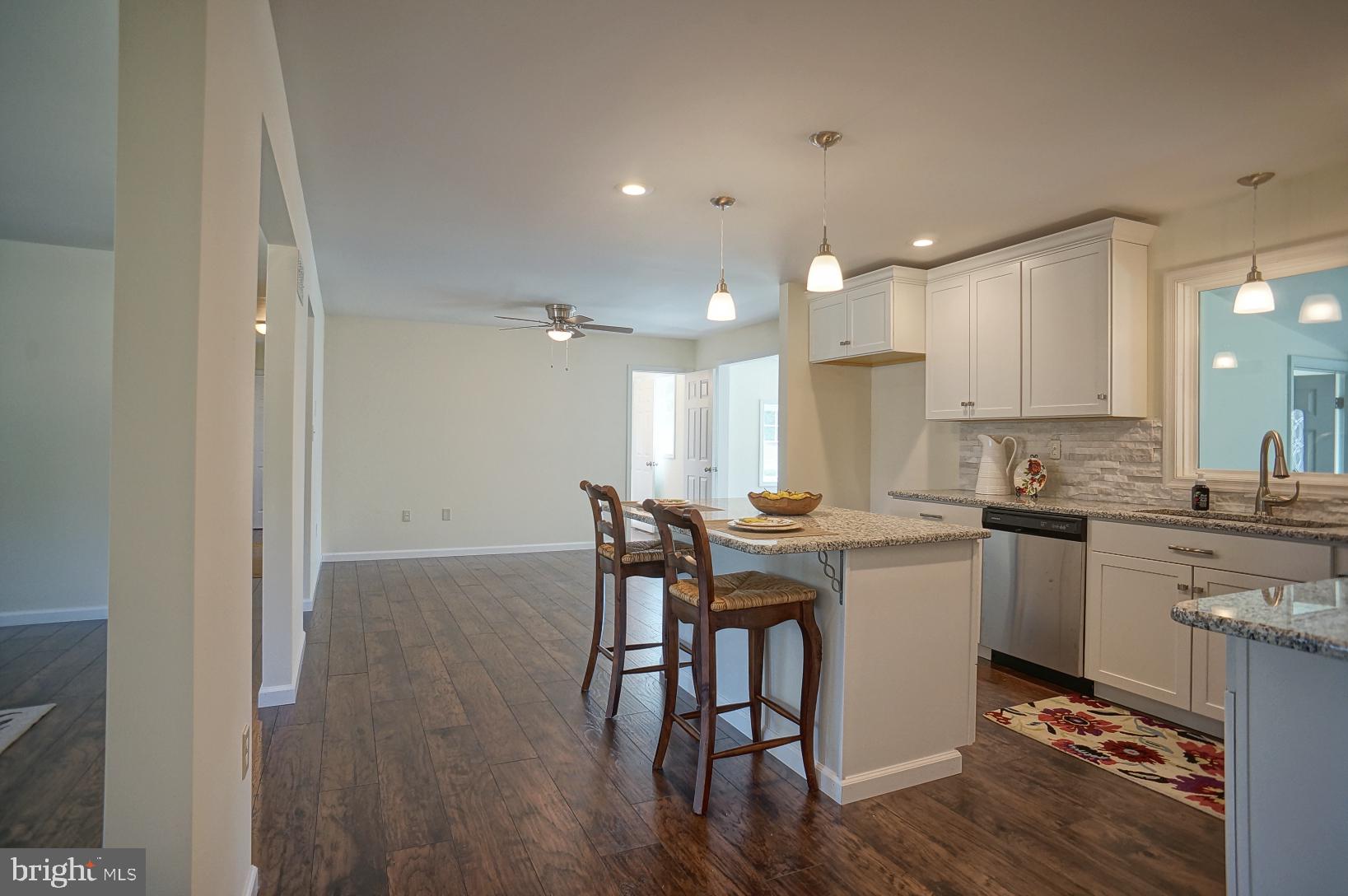 Large, brand new kitchen with soft close cabinetry