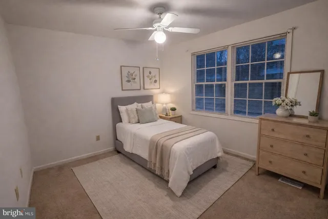 $326,000 | 204 River Court, Fieldsboro, NJ 08505