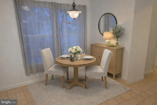 $326,000 | 204 River Court, Fieldsboro, NJ 08505