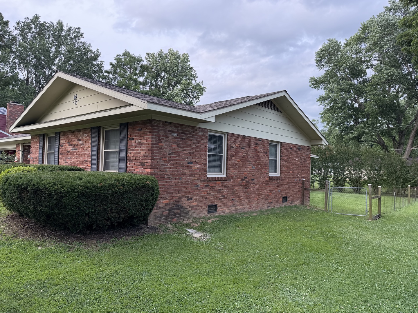 54 Jon Street Metropolis, IL 62960 - Photo 3 of 33