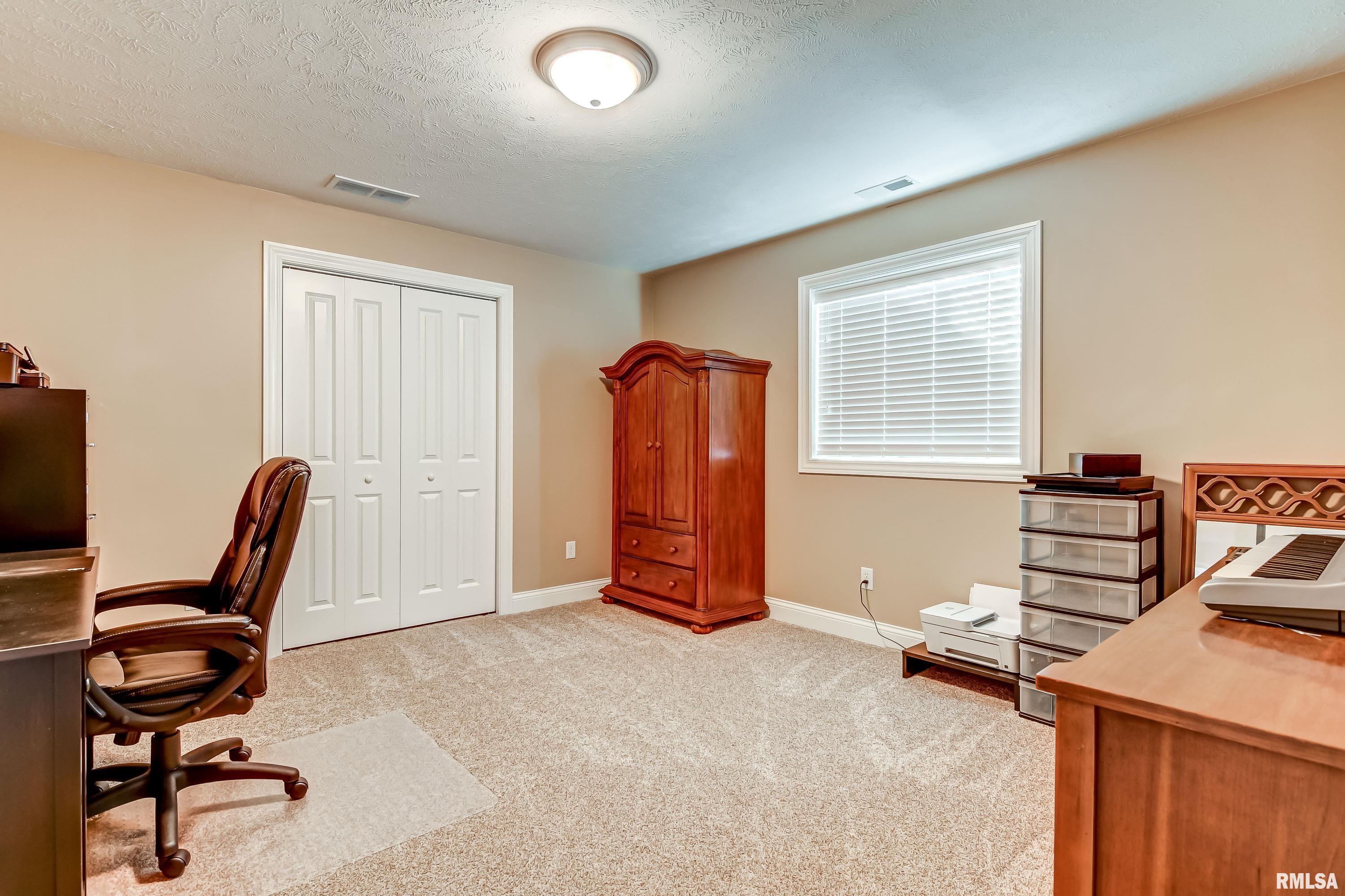 2902 Cronin Drive Springfield, IL 62711 - Photo 25 of 36 Gallery Image 25