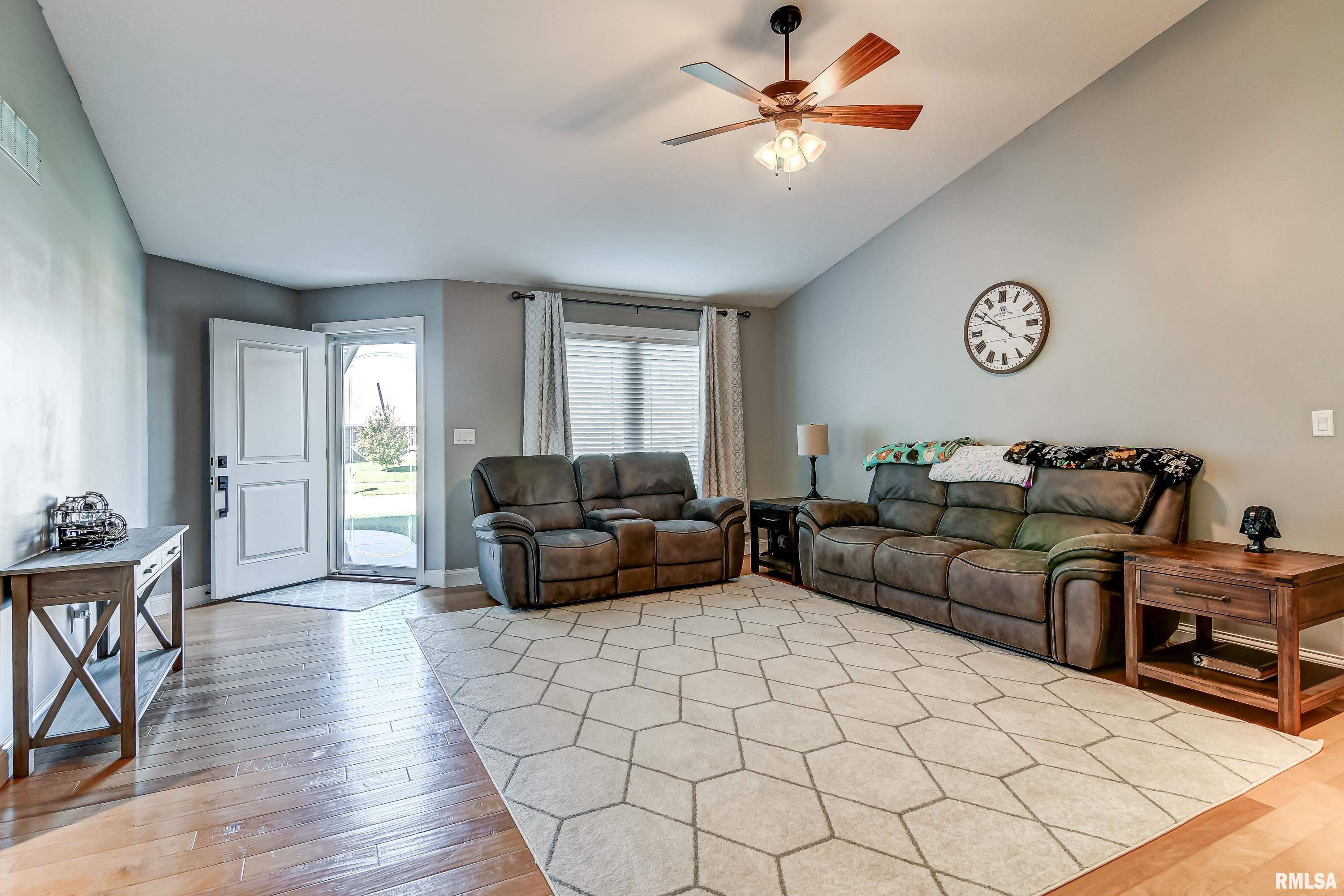 2902 Cronin Drive Springfield, IL 62711 - Photo 3 of 36 Gallery Image 3
